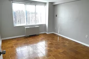 10201 Grosvenor Pl, Rockville, MD 20852 - Photo 6