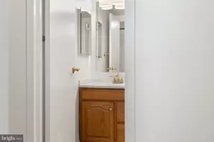 18715 Walkers Choice Rd, Montgomery Village, MD 20886 - Photo 20