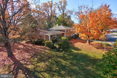 6220 Robinwood Road, Bethesda, MD 20817 - Photo 2