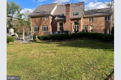 9049 Holly Leaf Lane, Bethesda, MD 20817 - Photo 4