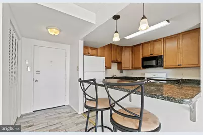 118 Monroe Street #118-1109, Rockville, MD 20850 - Photo 12