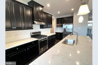 14621 Bentley Park Drive, Burtonsville, MD 20866 - Photo 2