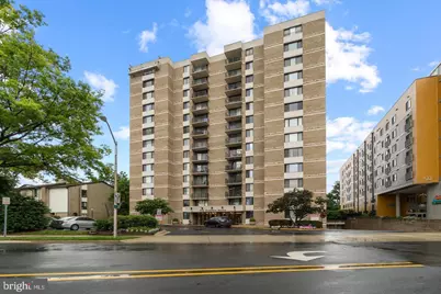 4 Monroe Street #802, Rockville, MD 20850 - Photo 2