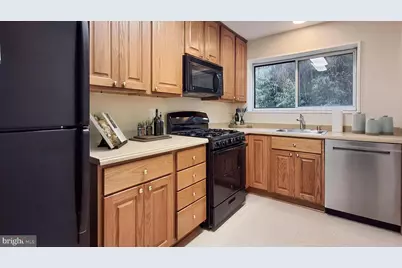 10655 Montrose Avenue #103, Bethesda, MD 20814 - Photo 4