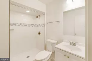 18 Indian Hills Ct, Rockville, MD 20855 - Photo 4