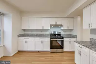 18 Indian Hills Ct, Rockville, MD 20855 - Photo 2