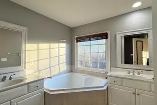 819 Oak Knoll Terrace, Rockville, MD 20850 - Photo 16