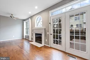 11909 Grey Hollow Ct, Rockville, MD 20852 - Photo 16