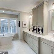 10100 Fleming Ave, Bethesda MD 20814-2120 exterior