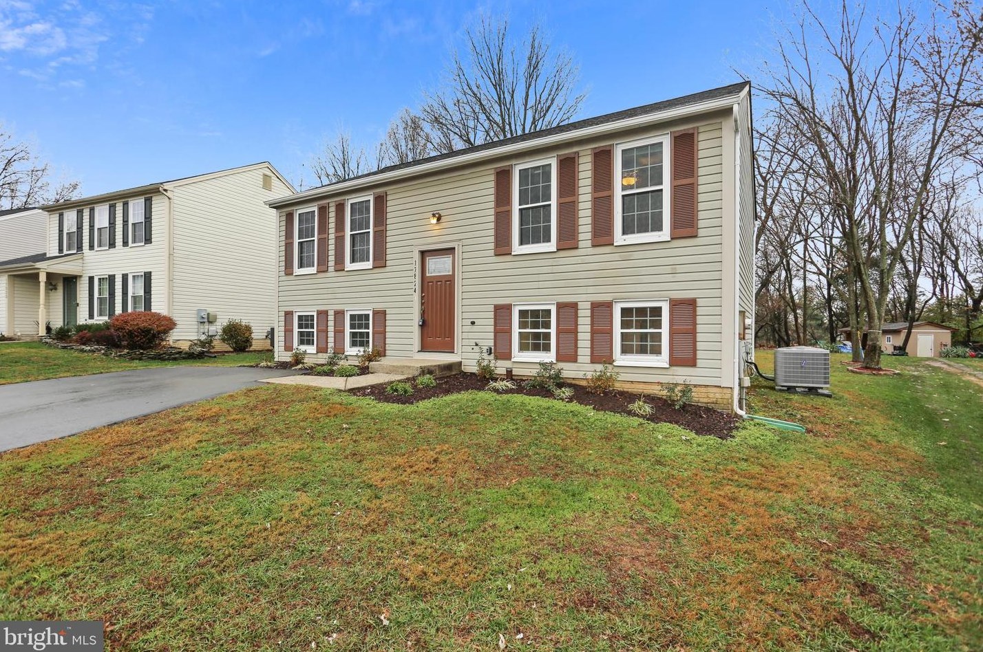 17824 Hazelcrest Dr, Gaithersburg, MD 20877-3758