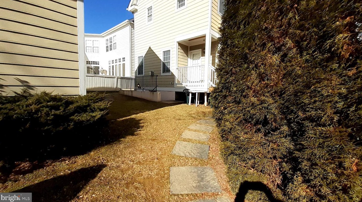 817 Linslade St, Gaithersburg MD  20878-2129 exterior