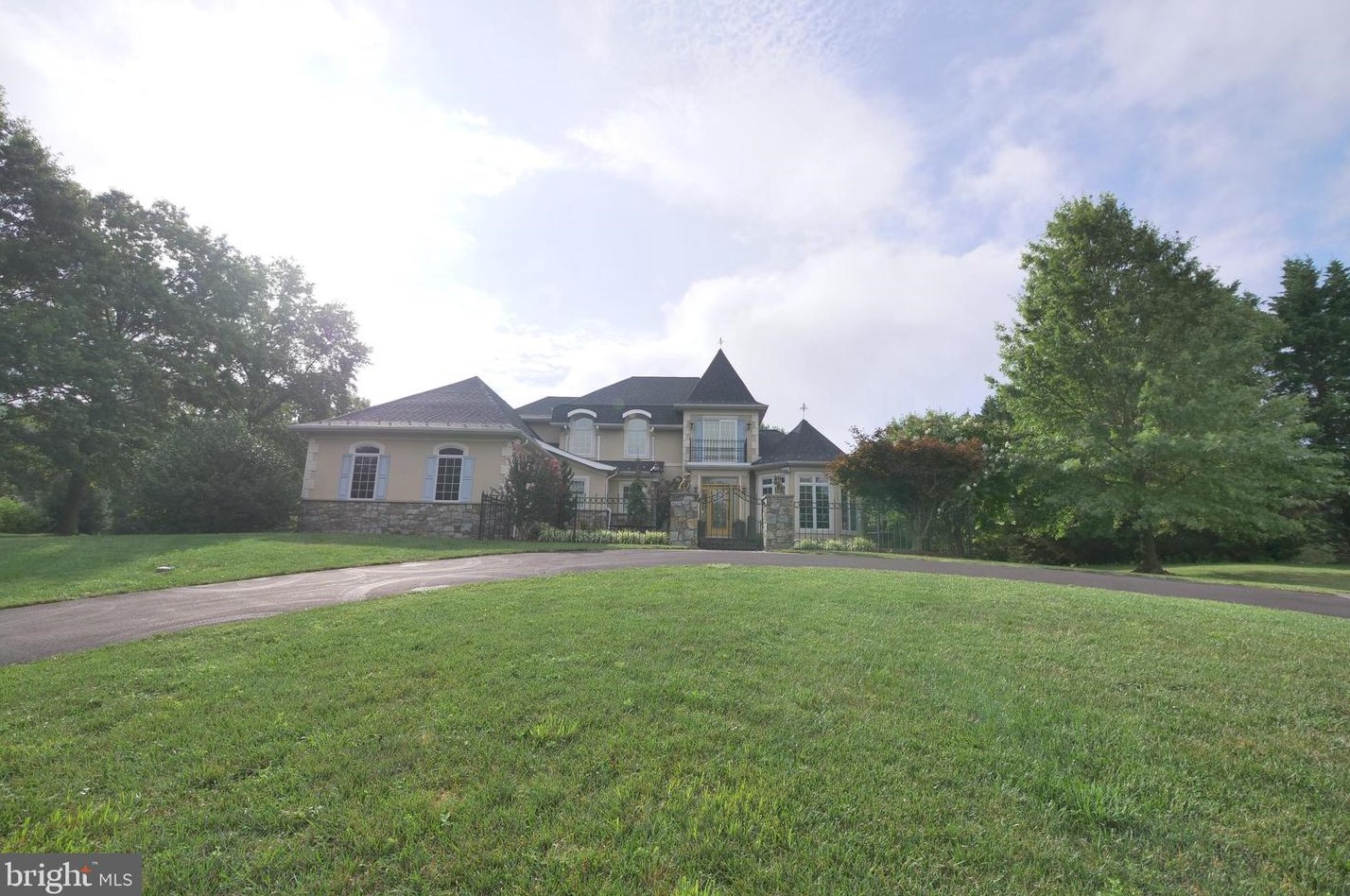 24313 Clematis Dr, Gaithersburg, MD 20882-3816