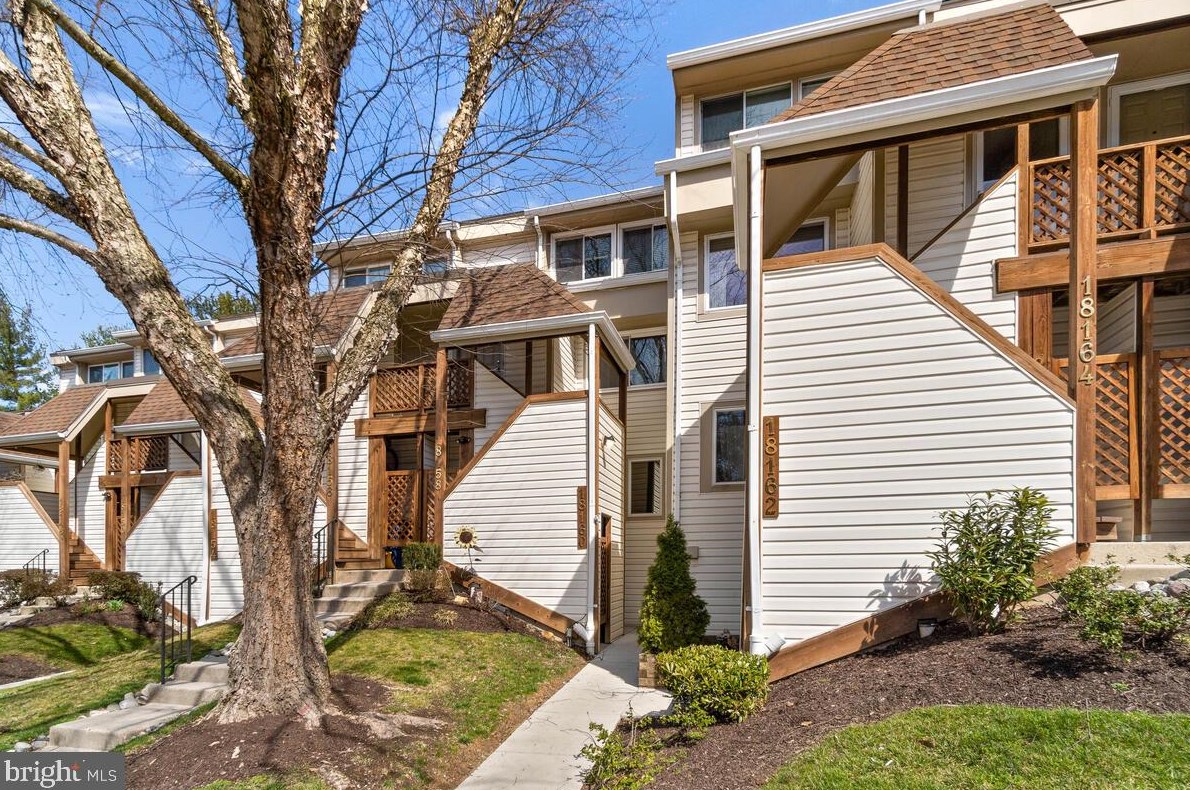 18160 Windsor Hill Dr, Olney, MD 20832-1468