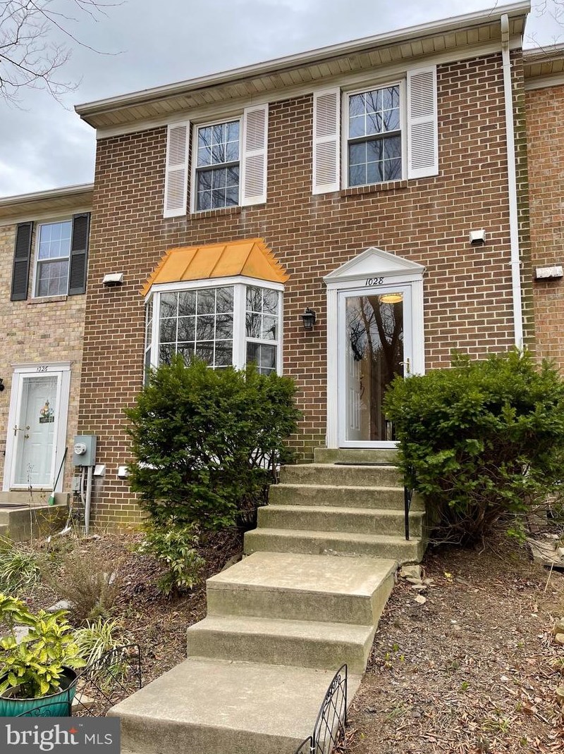 1028 Southern Night Ln, Gaithersburg, MD 20879-3268