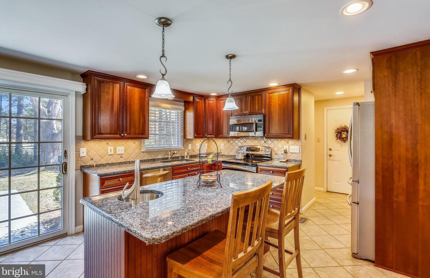 21917 Foxlair Rd, Gaithersburg, MD 20882-1306