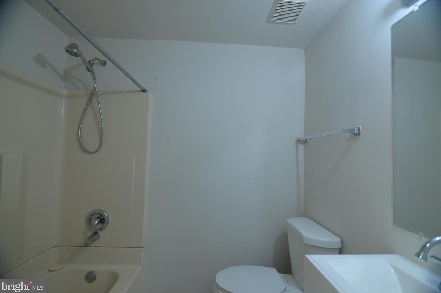 10039 Maple Leaf Dr, Gaithersburg MD  20879-1131 exterior