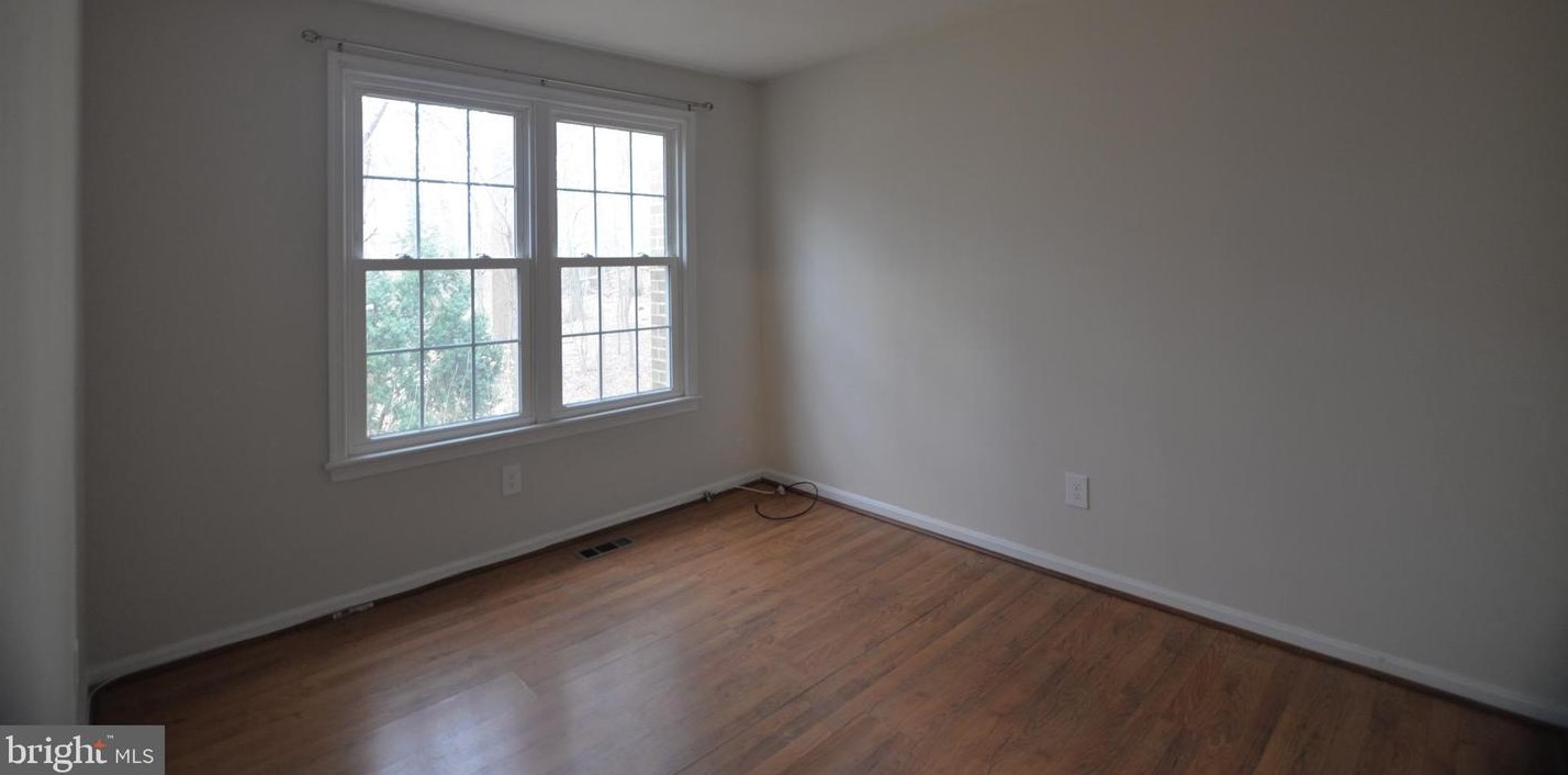 10039 Maple Leaf Dr, Gaithersburg MD  20879-1131 exterior