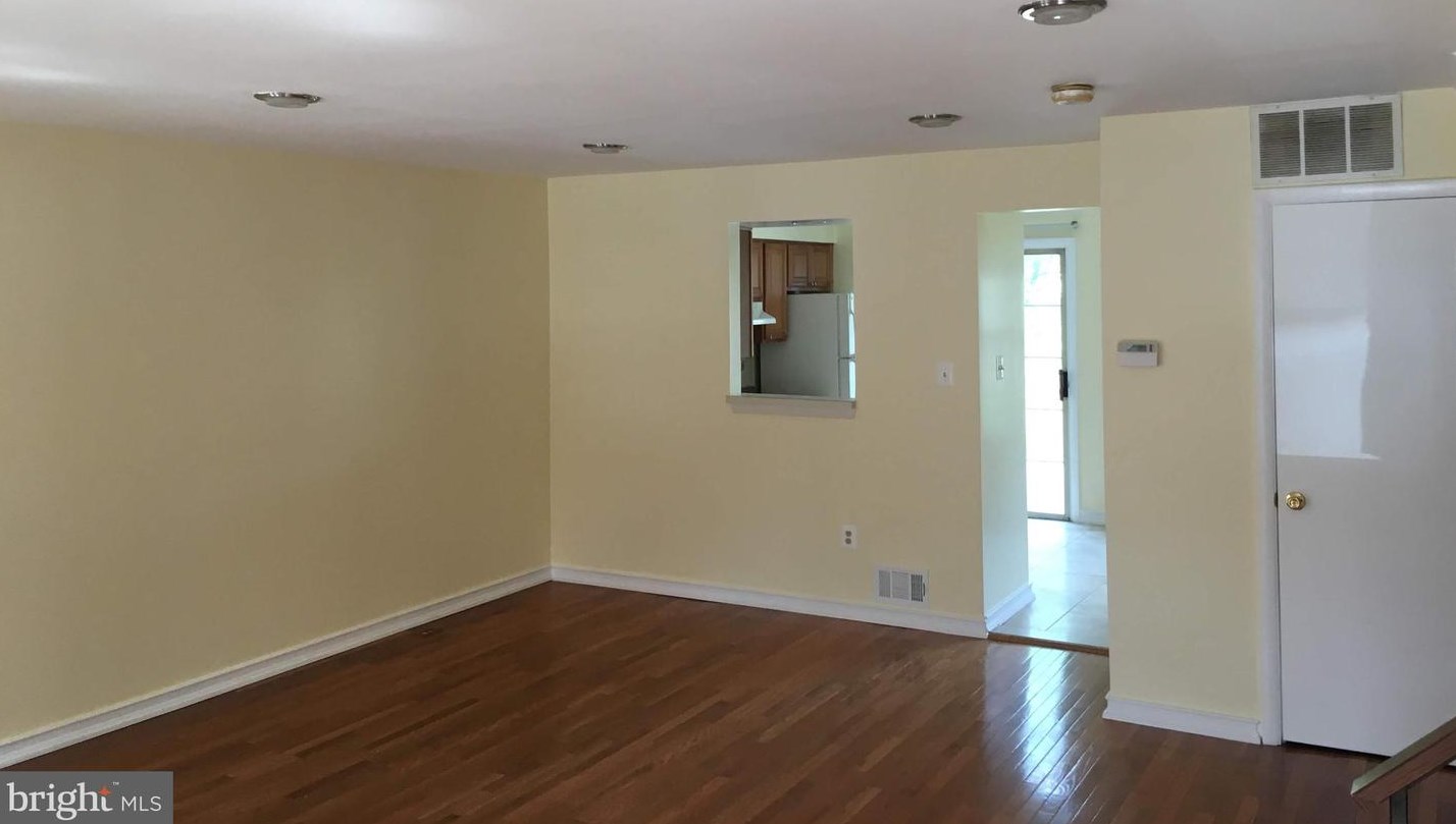 18423 Honeylocust Cir, Gaithersburg, MD 20879