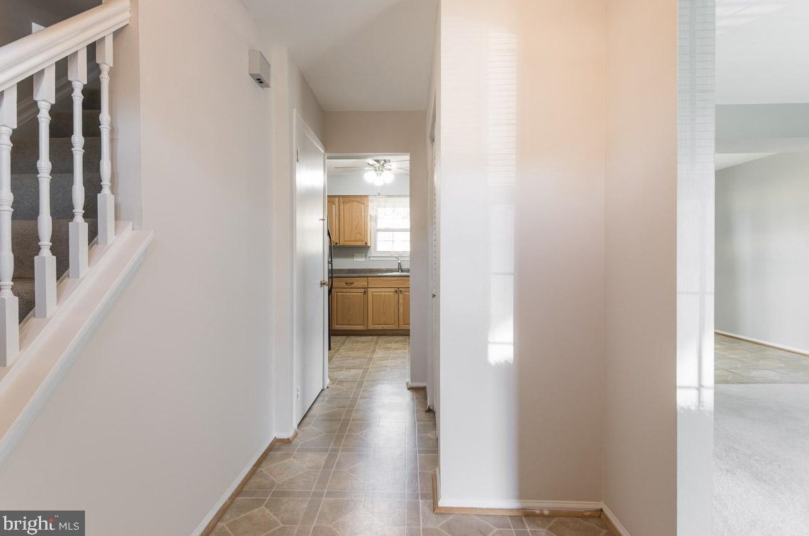 17305 Sandy Knoll Dr, Olney, MD 20832