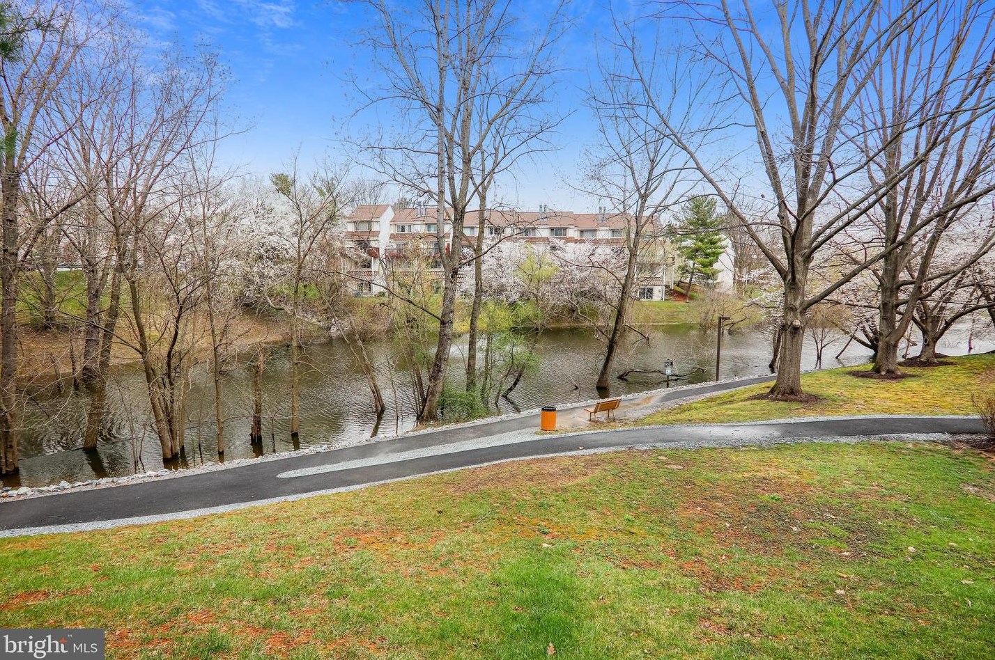 18154 Windsor Hill Dr, Olney, MD 20832-1468
