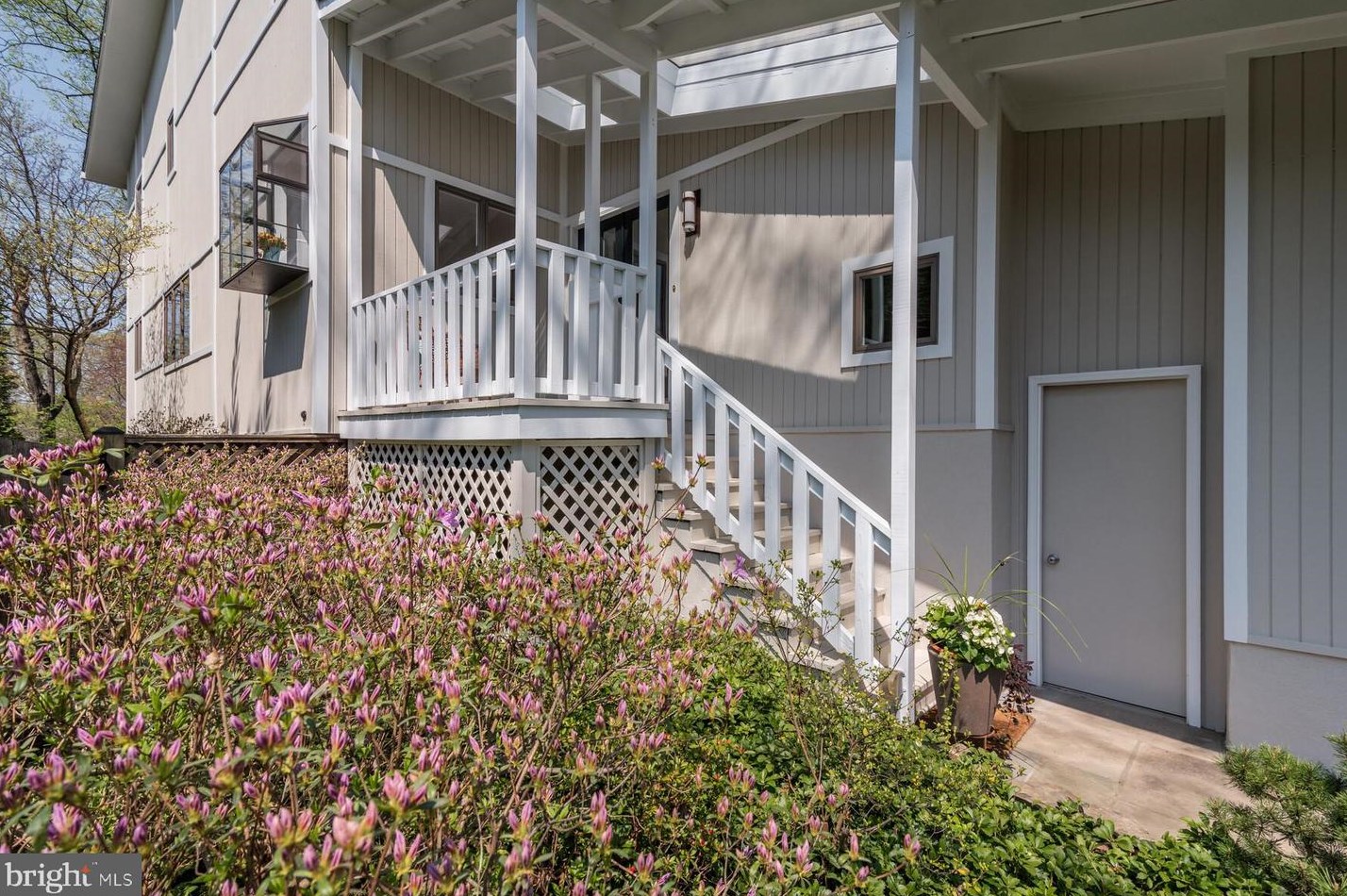 6425 Wiscasset Rd, Bethesda, MD 20816-2114