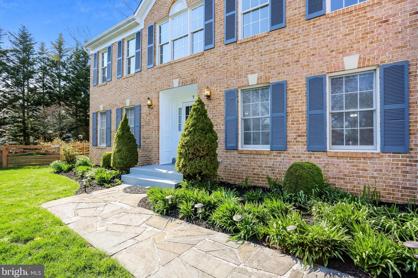 7 Boxberry Ct, Gaithersburg, MD 20879-4543