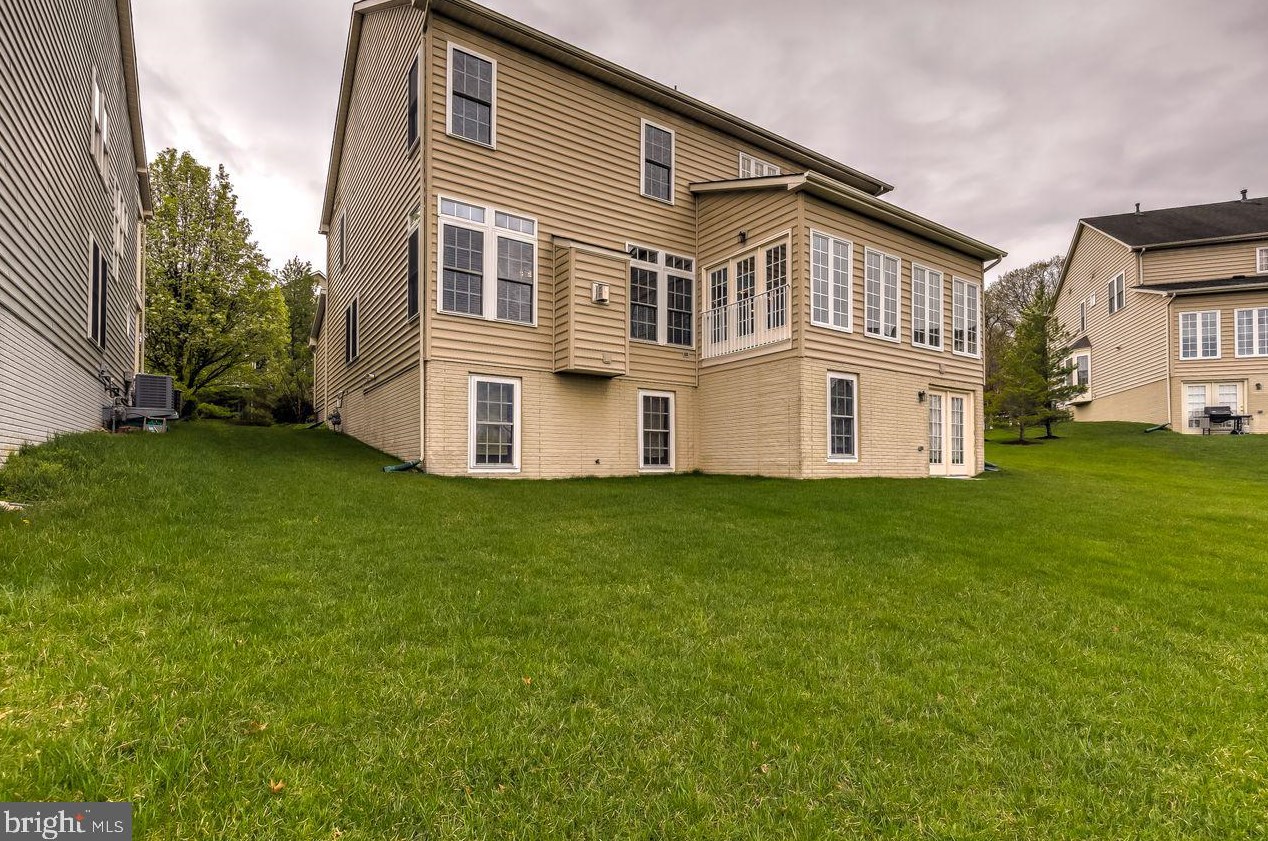 13215 Dutrow Dr, Clarksburg MD  20871-4345 exterior