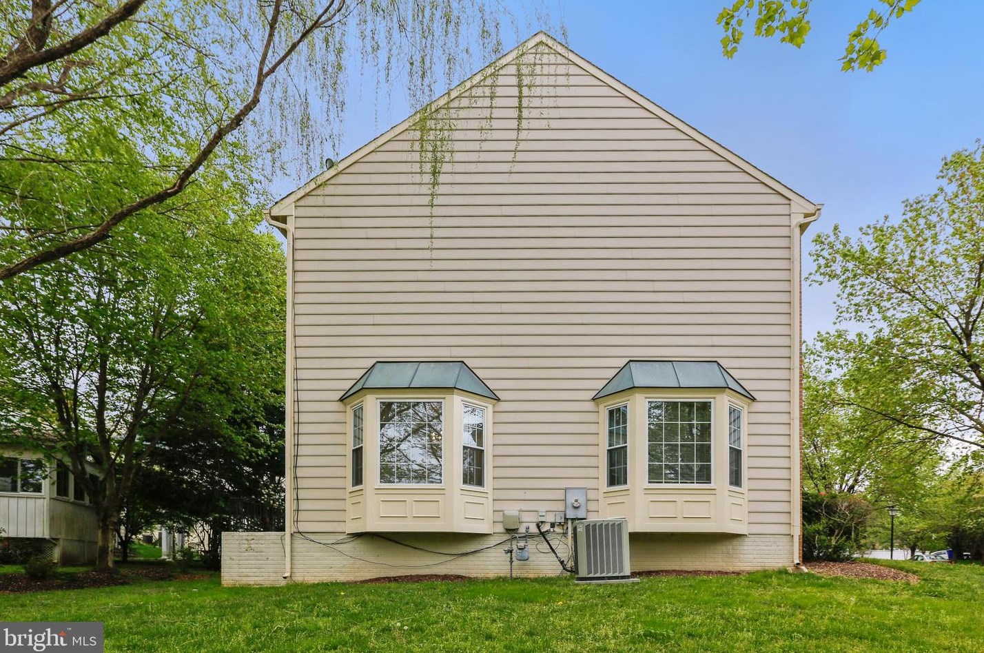 11409 Royal View Ct, Gaithersburg, MD 20878-4856