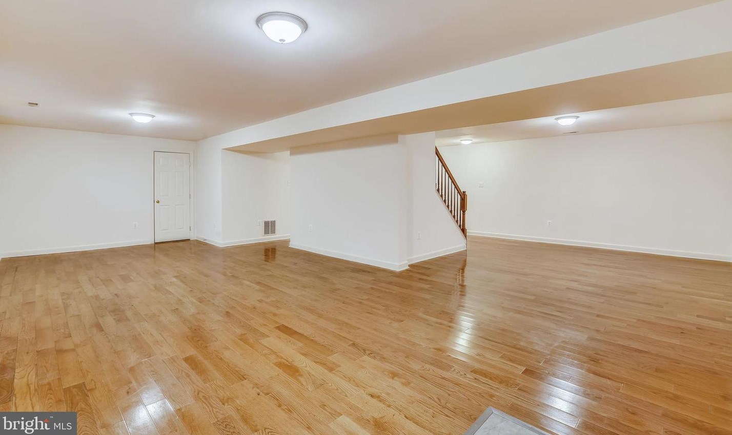 11409 Royal View Ct, Gaithersburg MD  20878-4856 exterior