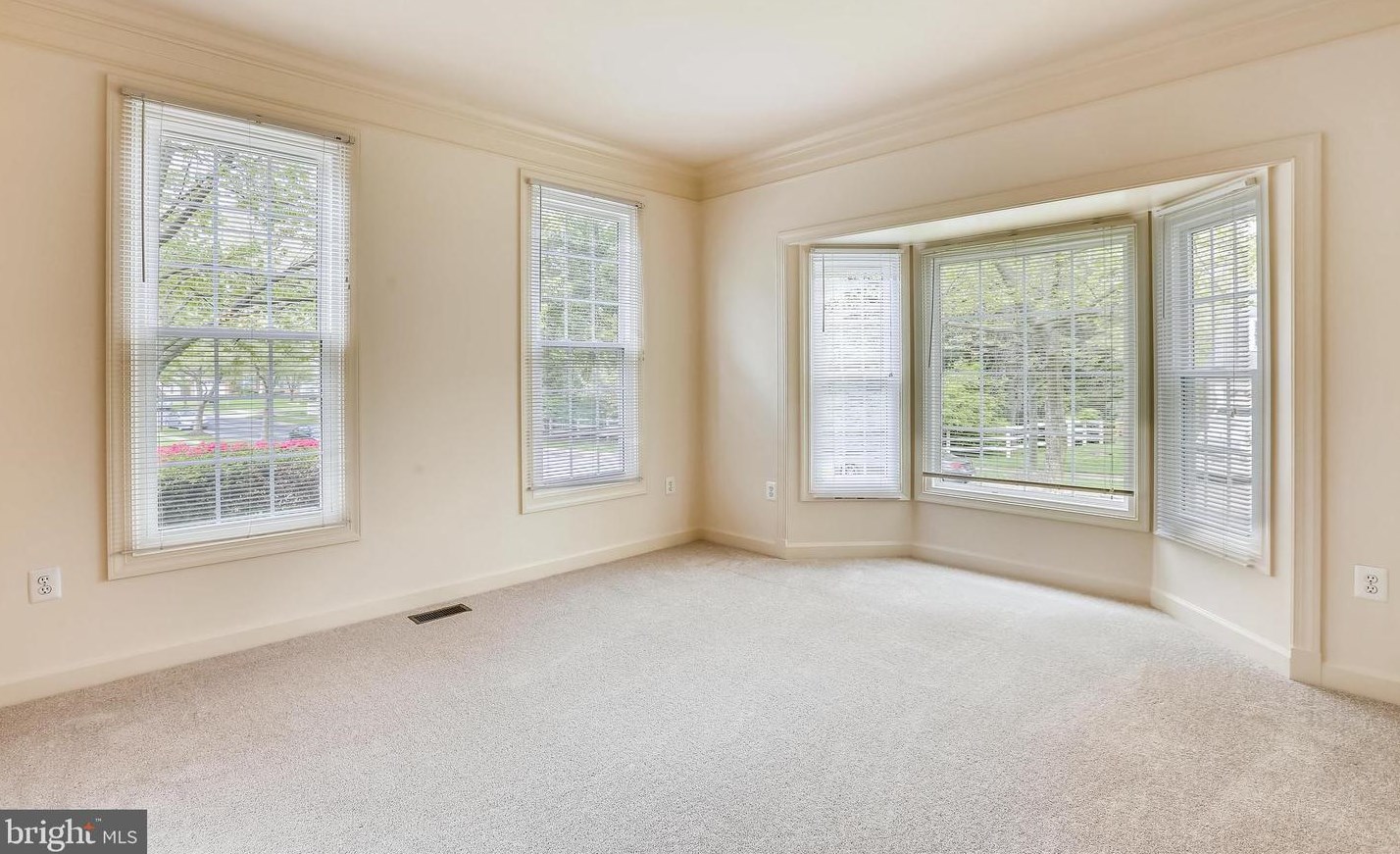 11409 Royal View Ct, Gaithersburg MD  20878-4856 exterior