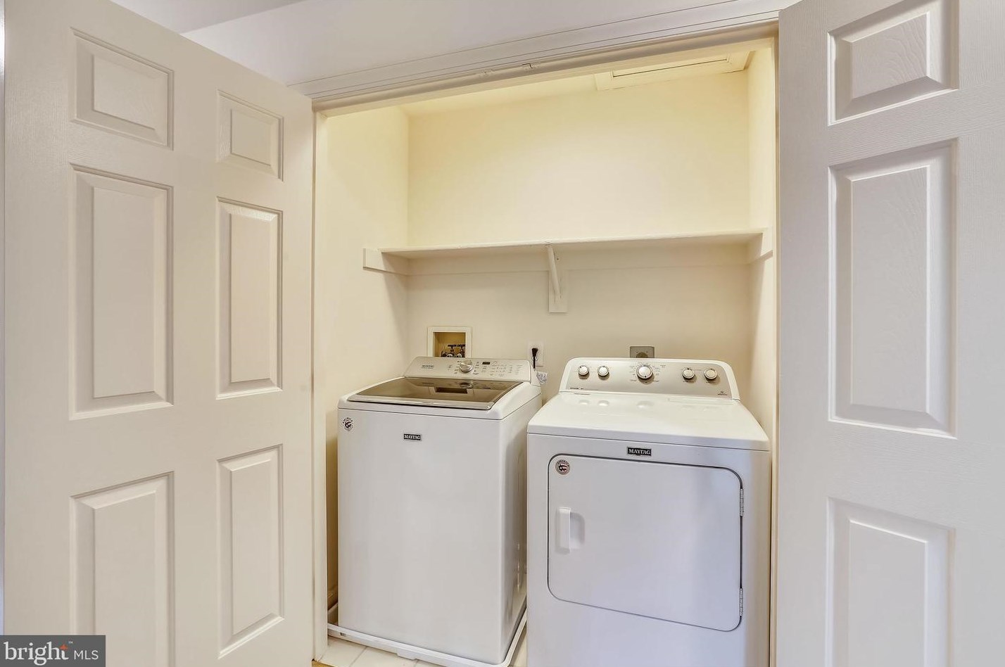 11409 Royal View Ct, Gaithersburg MD  20878-4856 exterior