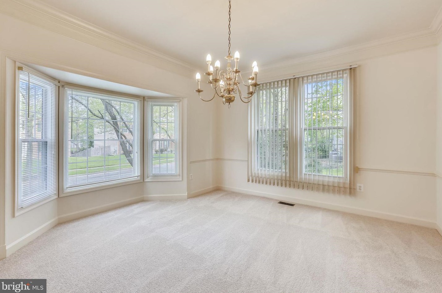 11409 Royal View Ct, Gaithersburg MD  20878-4856 exterior