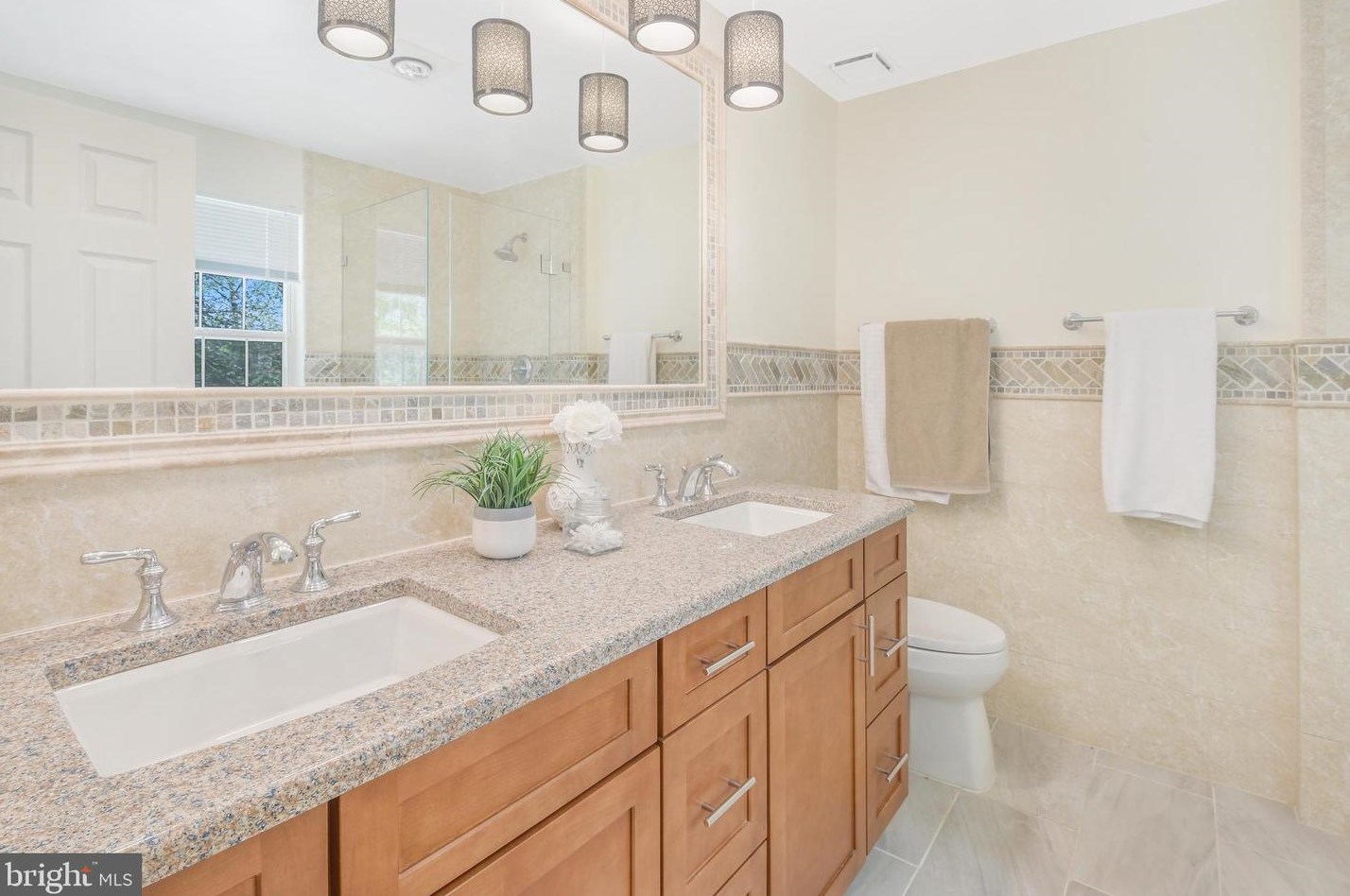 8700 Laurel Valley Ln, Gaithersburg MD  20886-5666 exterior