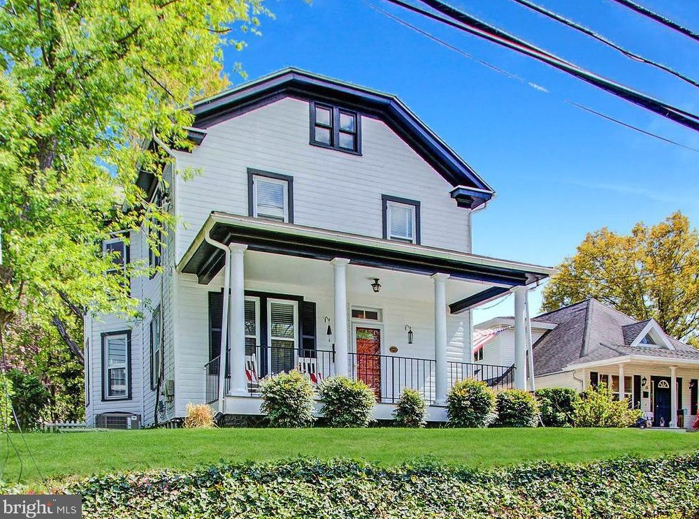 13 Cedar Ave, Gaithersburg, MD 20877-1912
