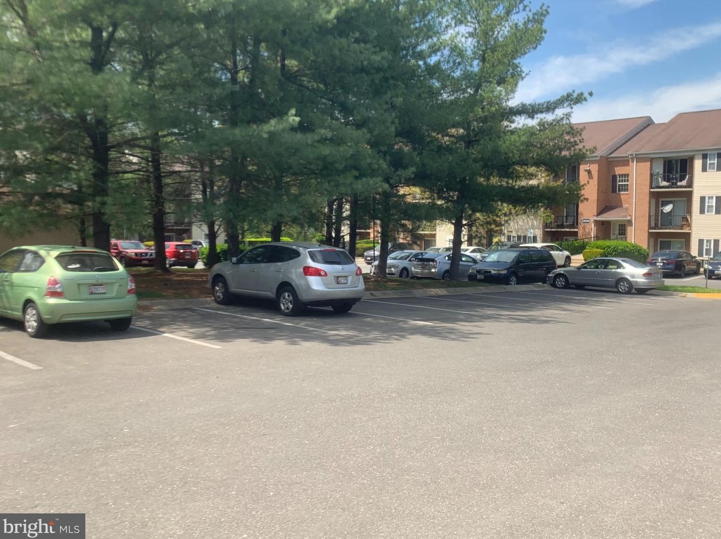 18318 Streamside Dr, Gaithersburg MD  20879-5223 exterior