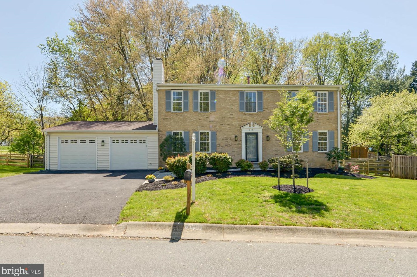 8832 Blue Smoke Dr, Gaithersburg, MD 20879-1649