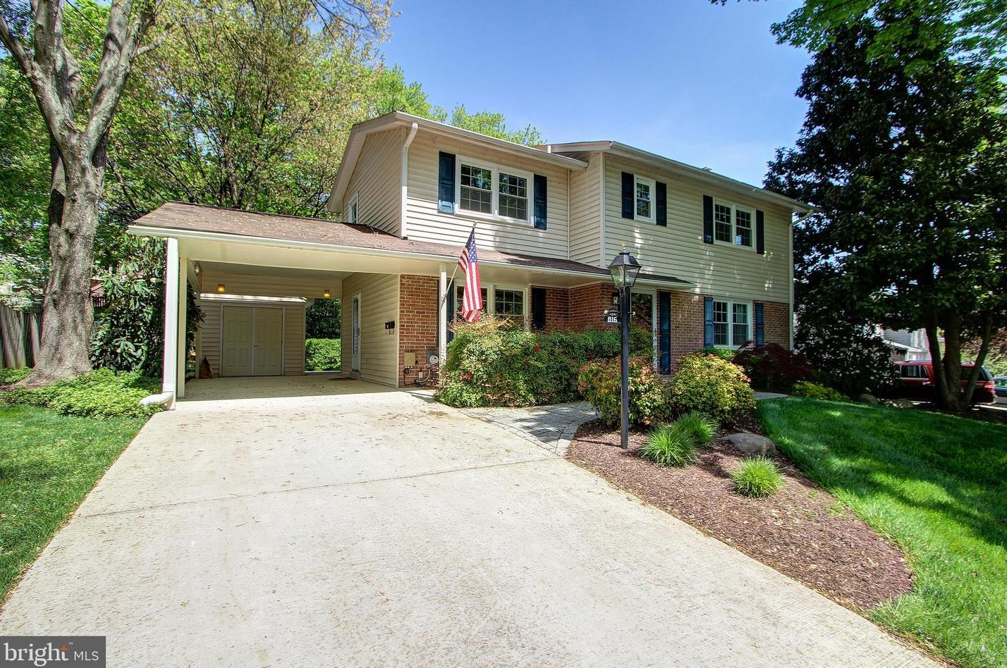 816 Diamond Dr, Gaithersburg MD  20878-1800 exterior