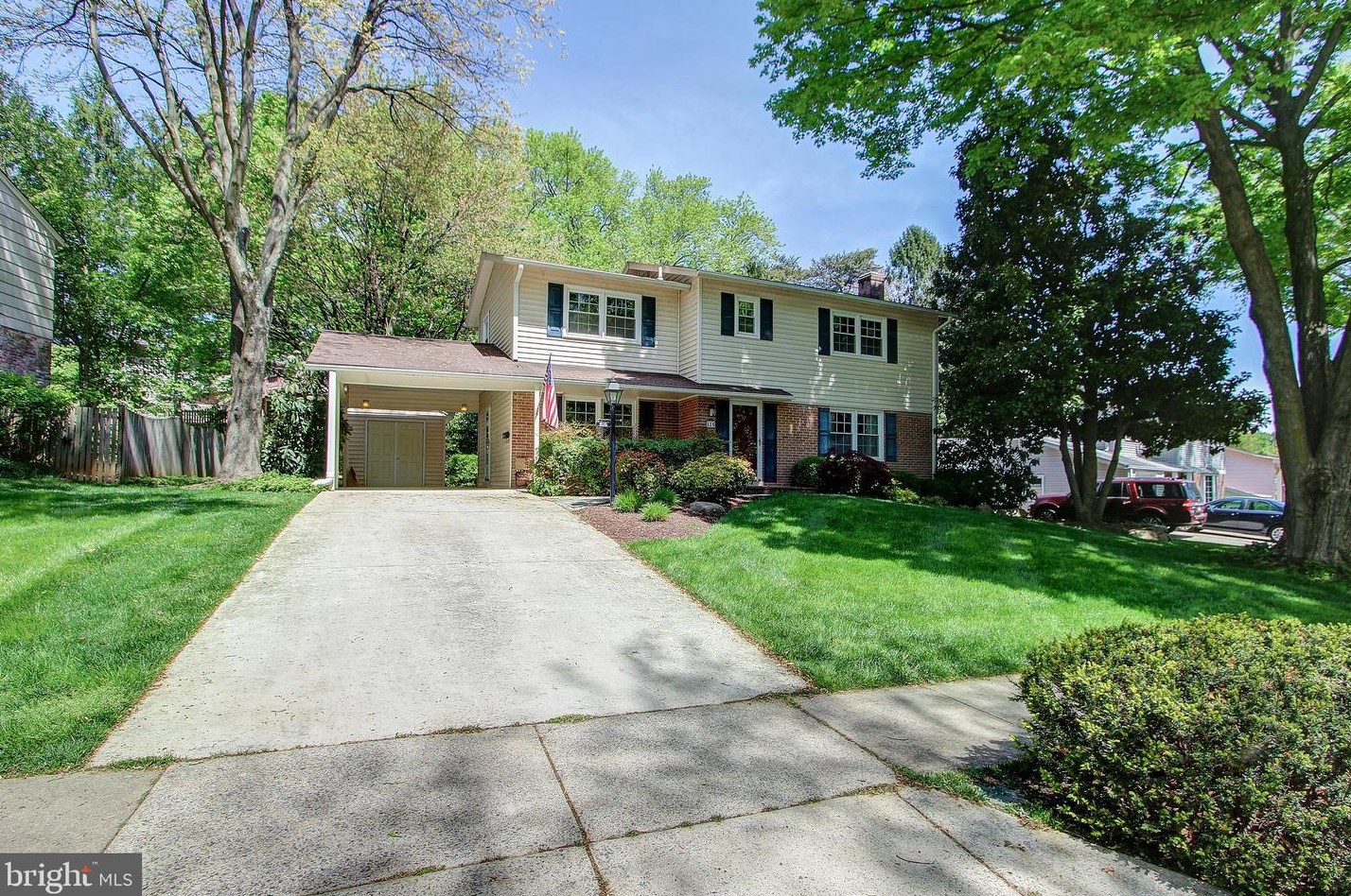 816 Diamond Dr, Gaithersburg MD  20878-1800 exterior