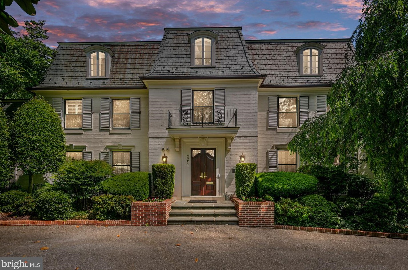 3217 Farmington Dr, Chevy Chase, MD 20815-4826