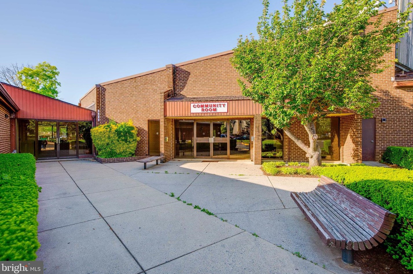 444 Girard St, Gaithersburg MD  20877-3319 exterior