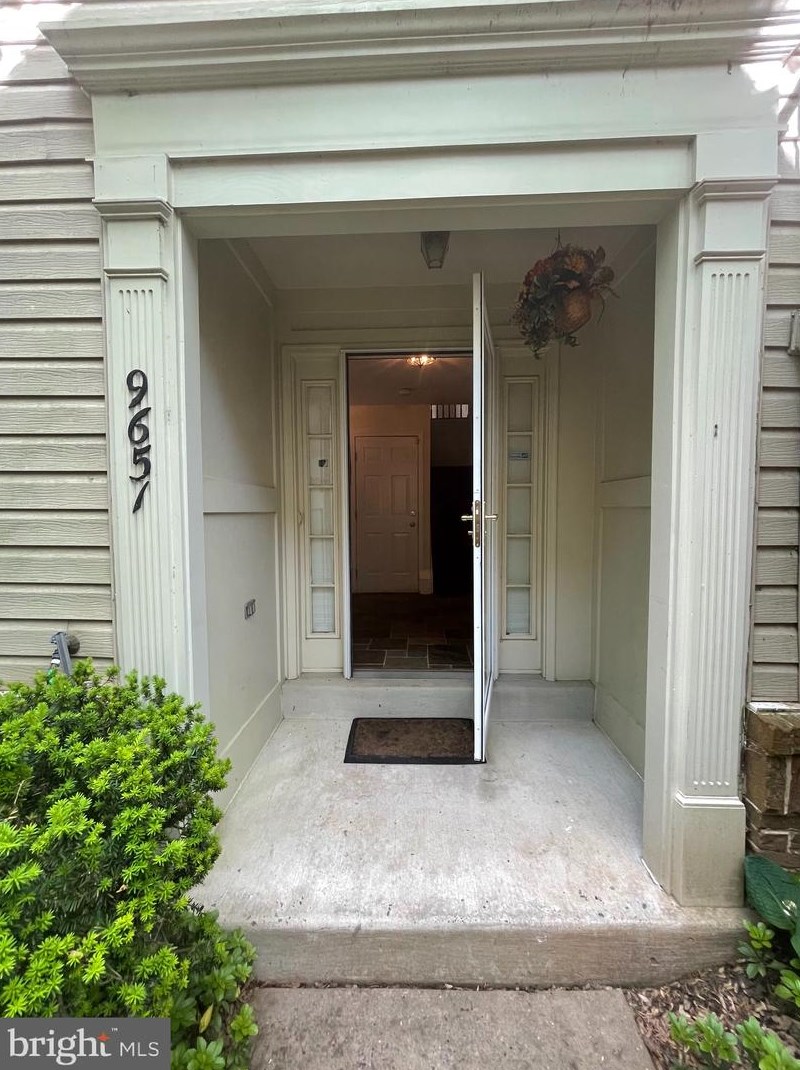 9651 Athens Pl, Gaithersburg MD  20878-5383 exterior