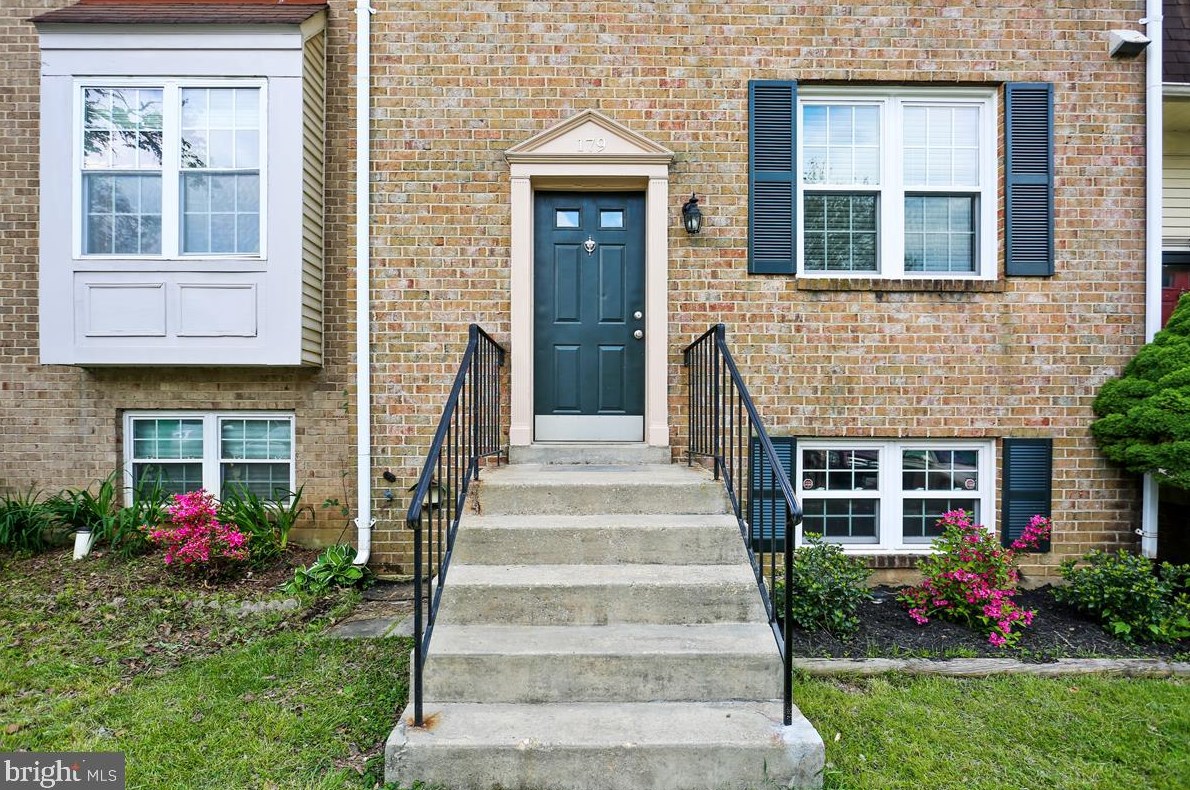 179 Lazy Hollow Dr, Gaithersburg, MD 20878-2766