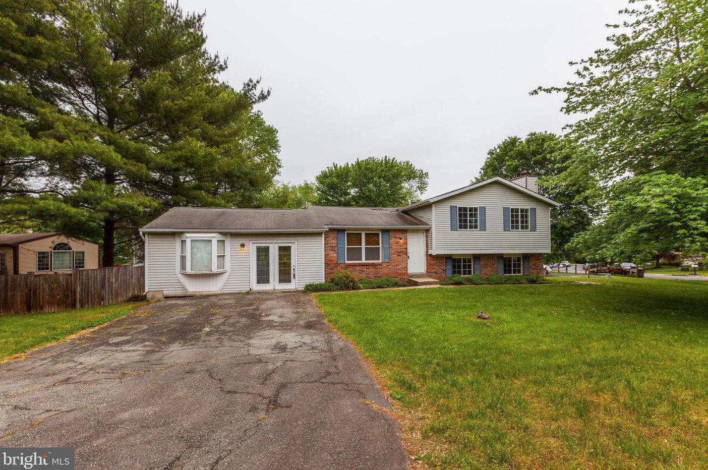 8132 Cambourne Ct, Gaithersburg, MD 20877-1129