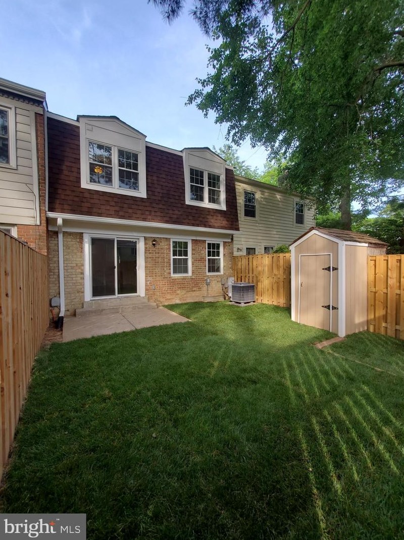 68 Oak Shade Rd, Gaithersburg, MD 20878-1048
