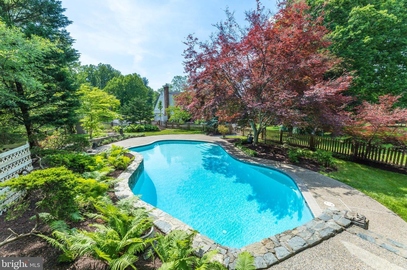 13521 Bonnie Dale Dr, Gaithersburg, MD 20878-3904