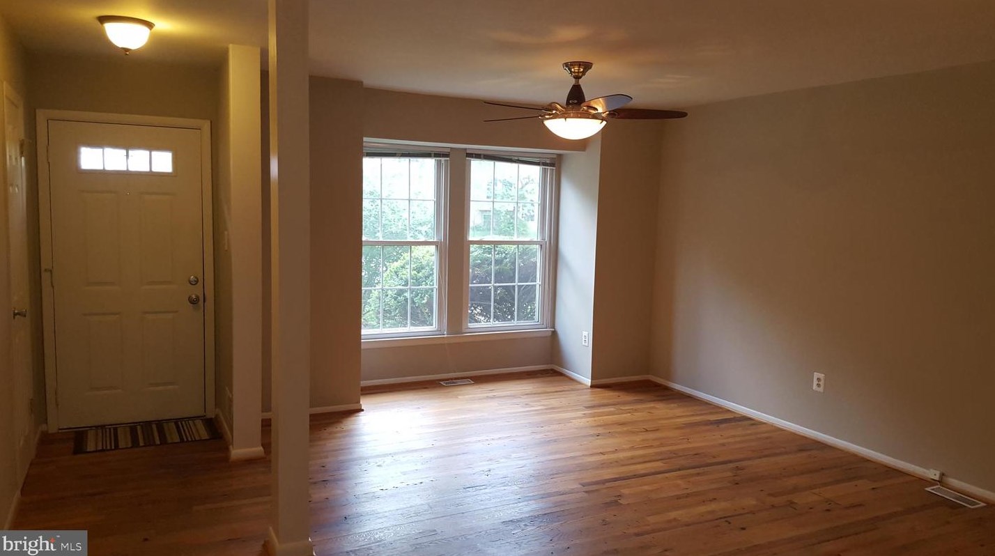 3 Napa Valley Rd, Gaithersburg MD  20878-4114 exterior