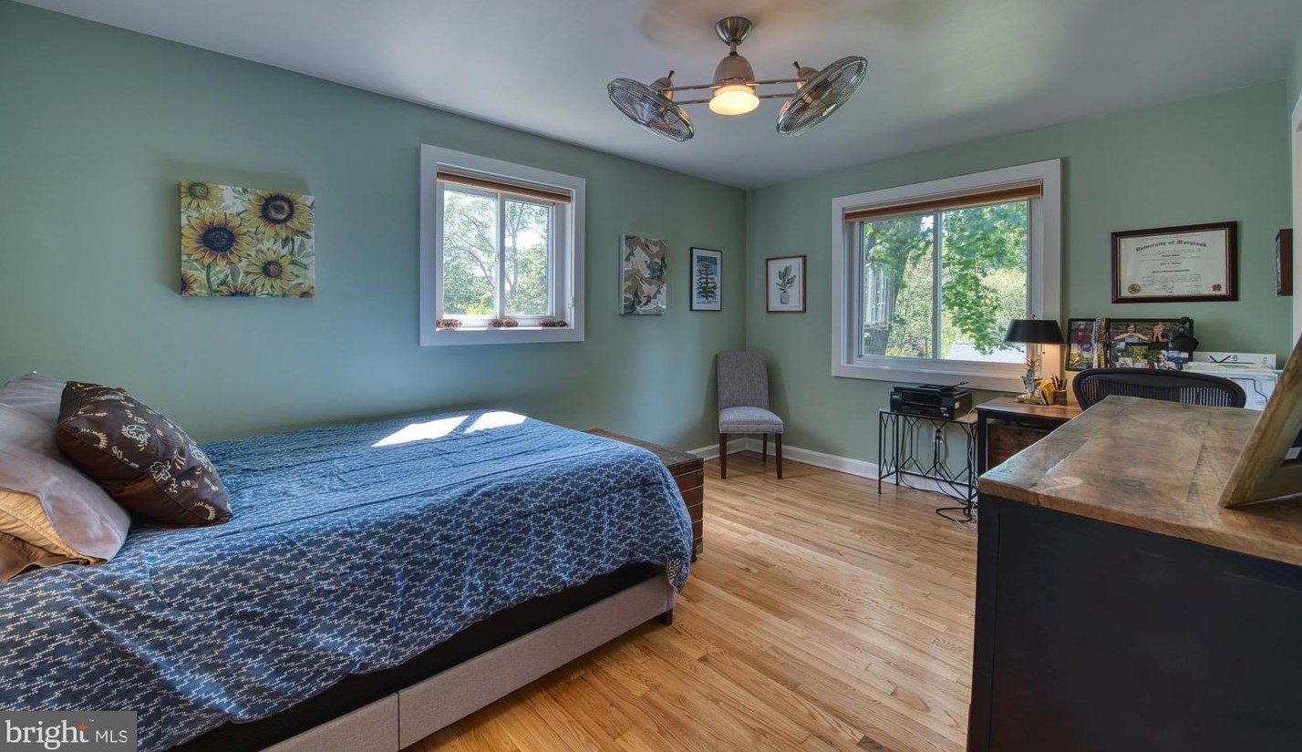 4522 Traymore St, Bethesda MD  20814-3965 exterior