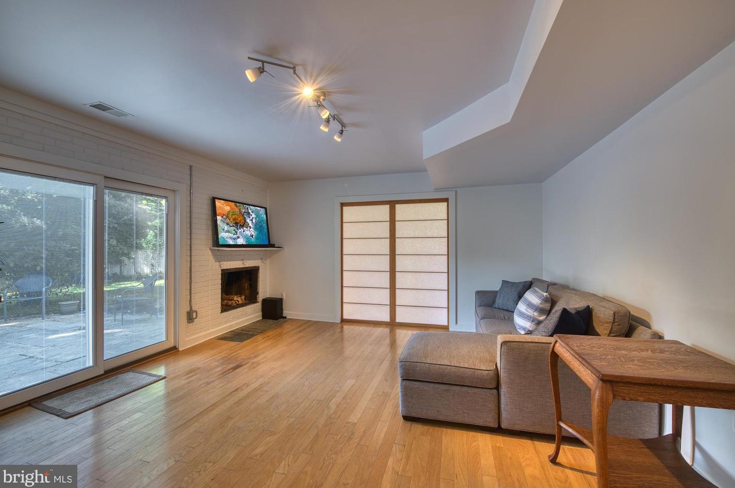 4522 Traymore St, Bethesda MD  20814-3965 exterior
