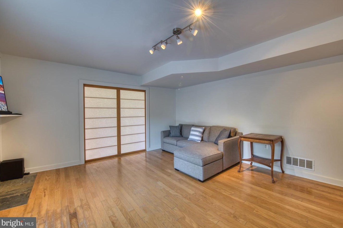 4522 Traymore St, Bethesda MD  20814-3965 exterior