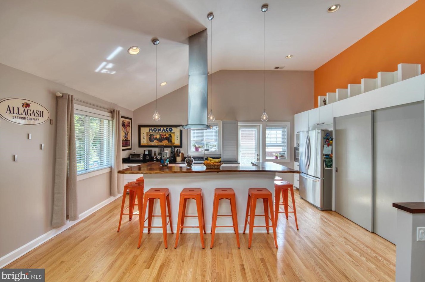 4522 Traymore St, Bethesda MD  20814-3965 exterior